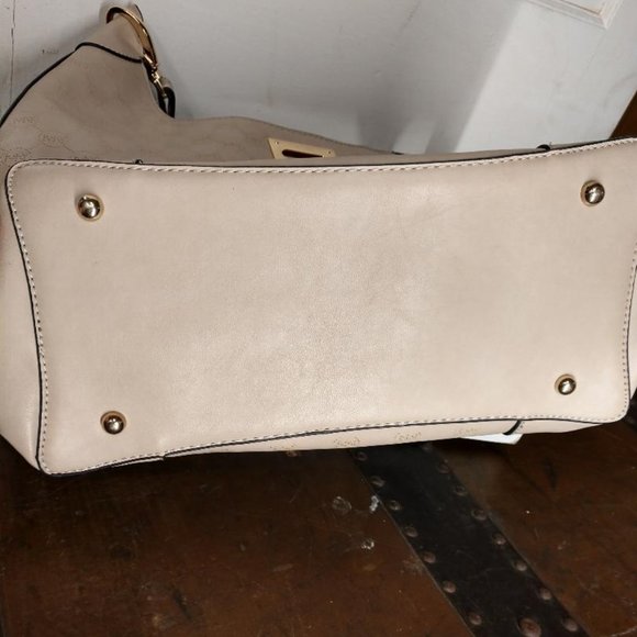 Tan Marc New York Shoulder Bag - Picture 3 of 7